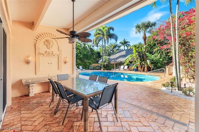 210 Central AVE, Naples, FL 34102