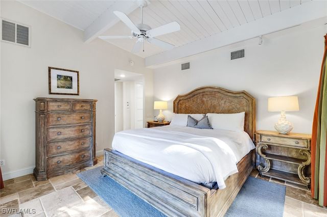 210 Central AVE, Naples, FL 34102