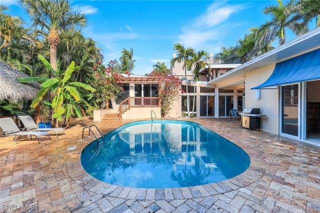 210 Central AVE, Naples, FL 34102