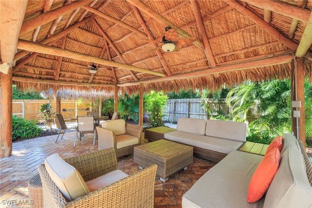 210 Central AVE, Naples, FL 34102