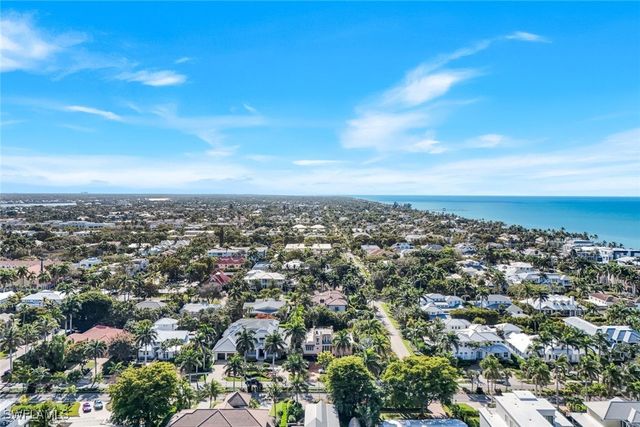 210 Central AVE, Naples, FL 34102