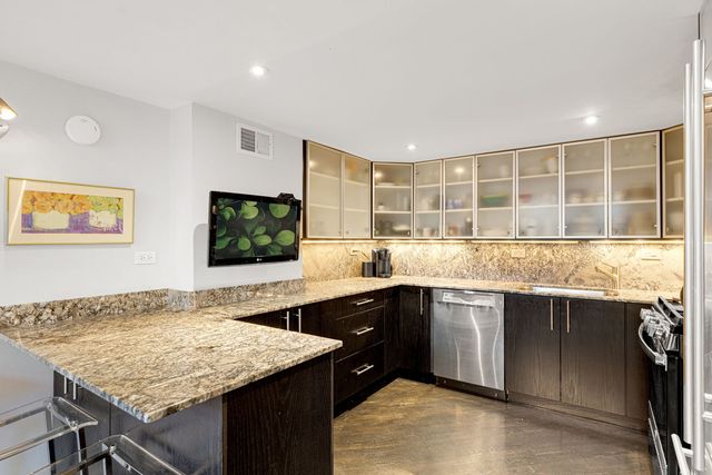 1660 N Hudson Avenue 1J, Chicago, IL 60614