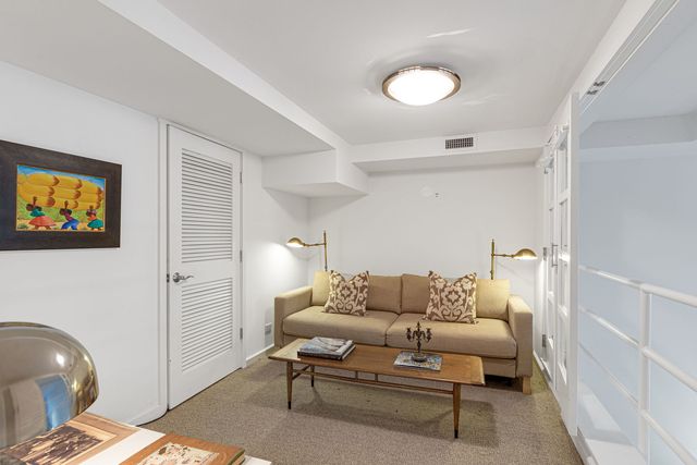 1660 N Hudson Avenue 1J, Chicago, IL 60614