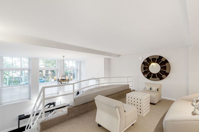 1660 N Hudson Avenue 1J, Chicago, IL 60614