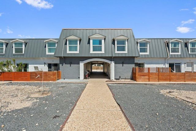 300 E Croslin ST 106, Austin, TX 78752