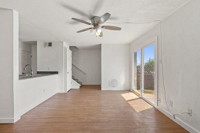 300 E Croslin ST 106, Austin, TX 78752