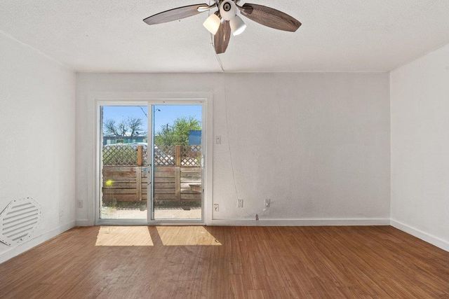 300 E Croslin ST 106, Austin, TX 78752