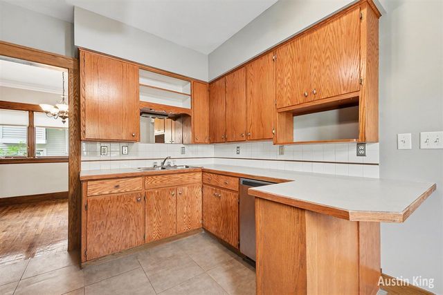 512 Curtis Street, Grand Rapids, MI 49505