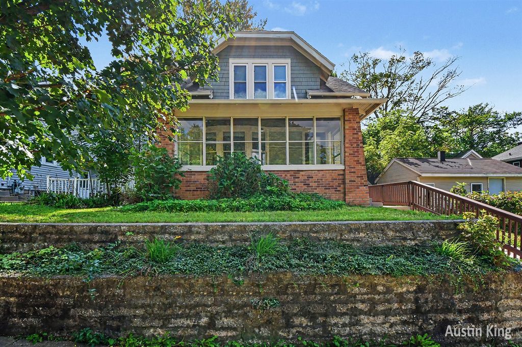 512 Curtis Street, Grand Rapids, MI 49505