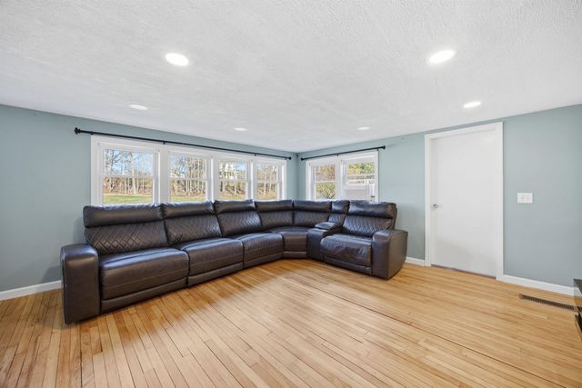 176 Shaker Hill Road, Enfield, NH 03748