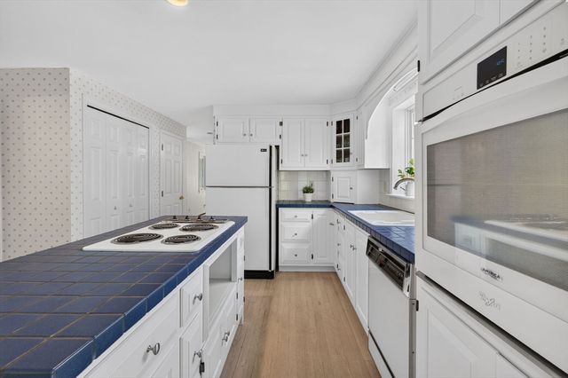 36 Woodland Rd, Andover, MA 01810