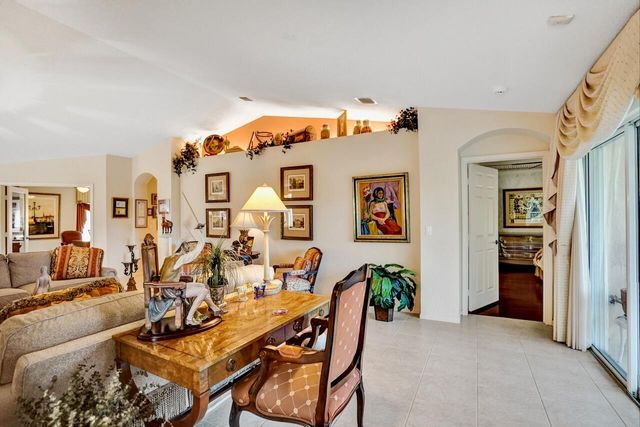12434 Crystal Pointe Drive 202, Boynton Beach, FL 33437