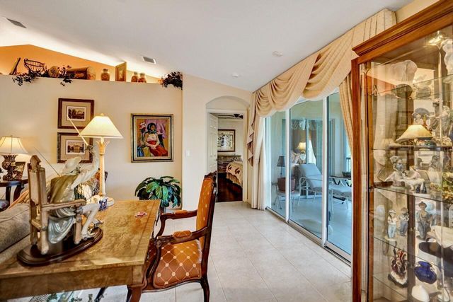 12434 Crystal Pointe Drive 202, Boynton Beach, FL 33437