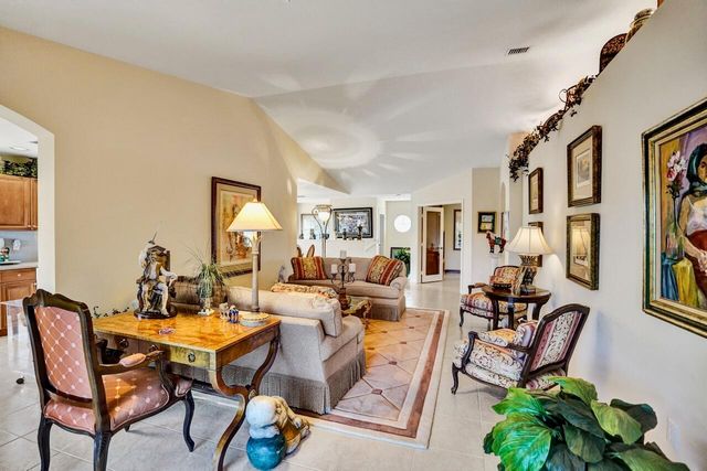 12434 Crystal Pointe Drive 202, Boynton Beach, FL 33437