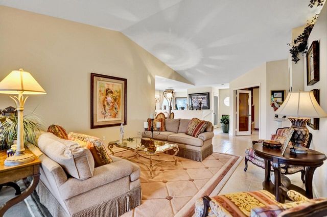 12434 Crystal Pointe Drive 202, Boynton Beach, FL 33437