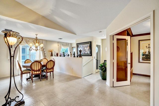 12434 Crystal Pointe Drive 202, Boynton Beach, FL 33437