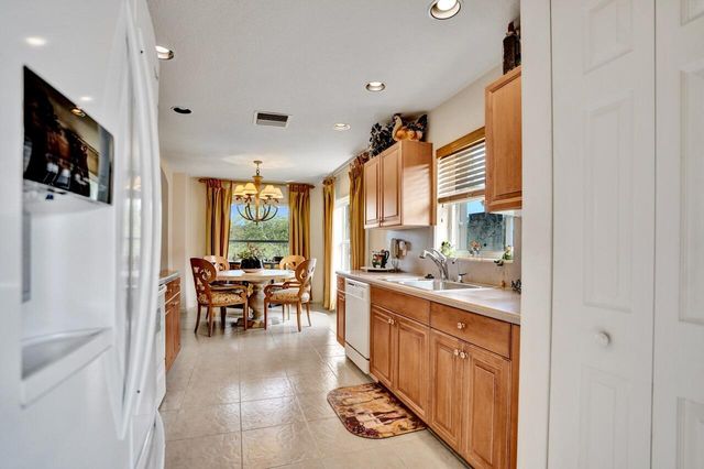 12434 Crystal Pointe Drive 202, Boynton Beach, FL 33437