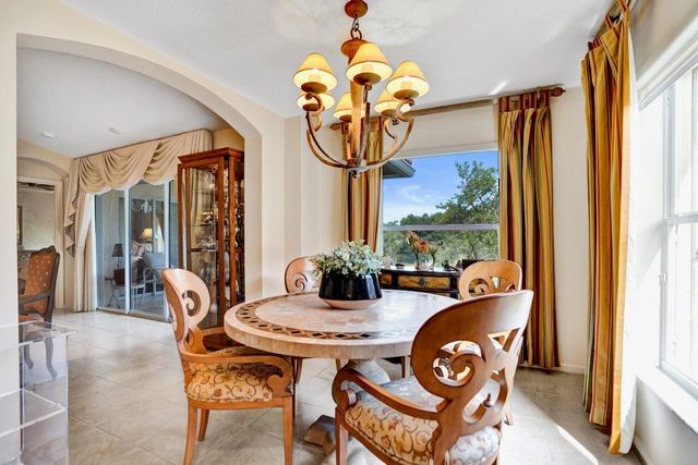12434 Crystal Pointe Drive 202, Boynton Beach, FL 33437