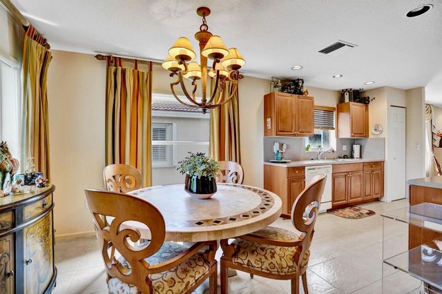 12434 Crystal Pointe Drive 202, Boynton Beach, FL 33437