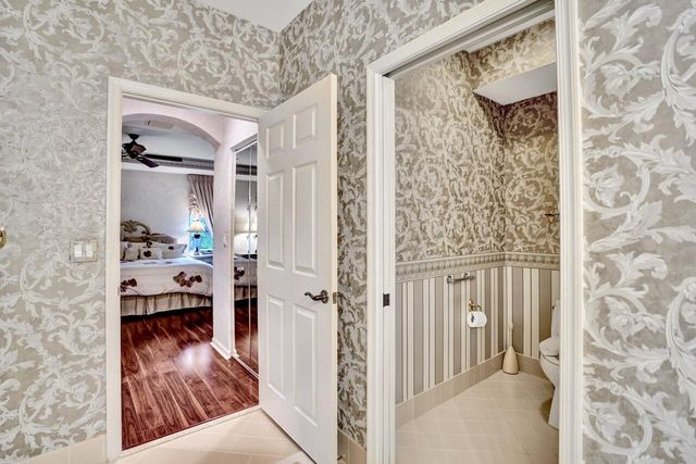 12434 Crystal Pointe Drive 202, Boynton Beach, FL 33437