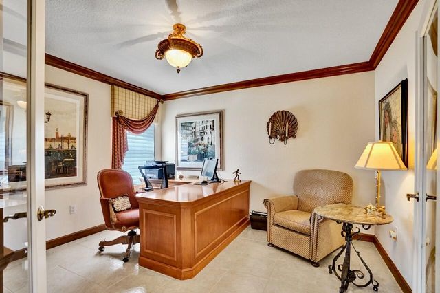 12434 Crystal Pointe Drive 202, Boynton Beach, FL 33437