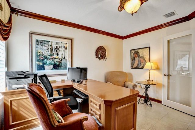 12434 Crystal Pointe Drive 202, Boynton Beach, FL 33437