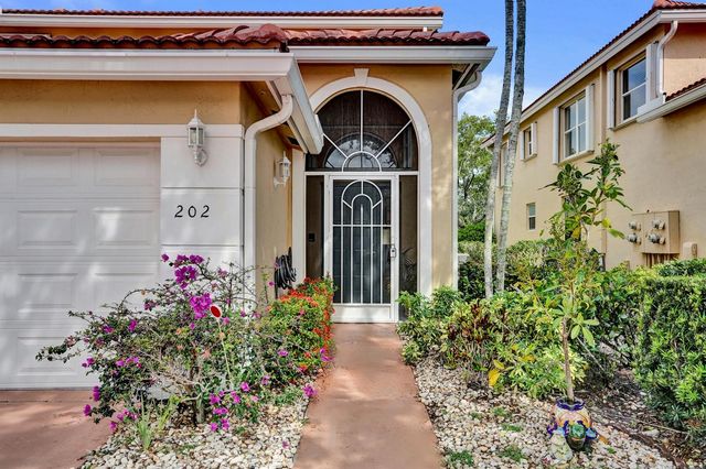 12434 Crystal Pointe Drive 202, Boynton Beach, FL 33437