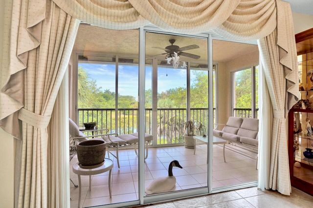 12434 Crystal Pointe Drive 202, Boynton Beach, FL 33437