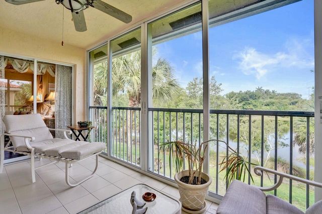 12434 Crystal Pointe Drive 202, Boynton Beach, FL 33437