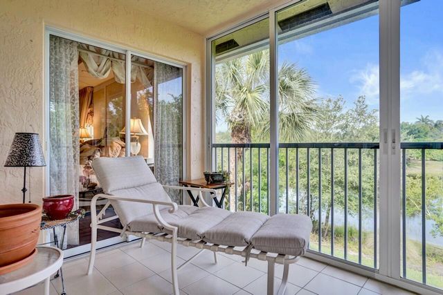 12434 Crystal Pointe Drive 202, Boynton Beach, FL 33437