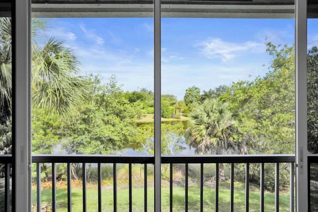 12434 Crystal Pointe Drive 202, Boynton Beach, FL 33437