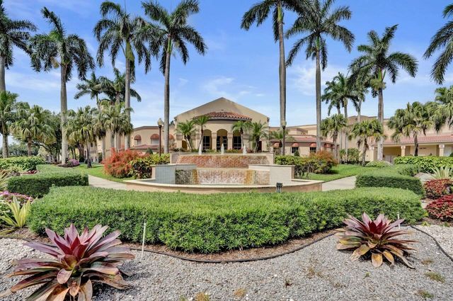 12434 Crystal Pointe Drive 202, Boynton Beach, FL 33437