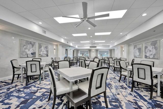 12434 Crystal Pointe Drive 202, Boynton Beach, FL 33437
