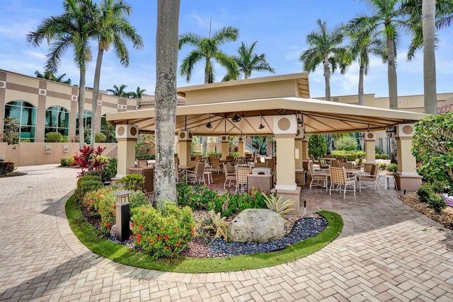12434 Crystal Pointe Drive 202, Boynton Beach, FL 33437