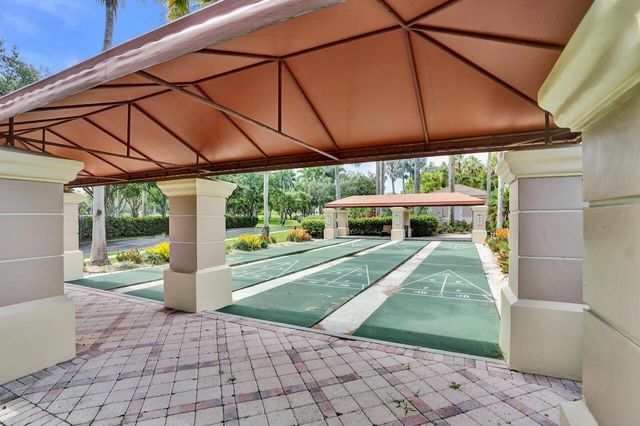 12434 Crystal Pointe Drive 202, Boynton Beach, FL 33437