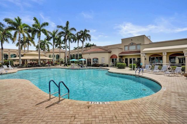 12434 Crystal Pointe Drive 202, Boynton Beach, FL 33437