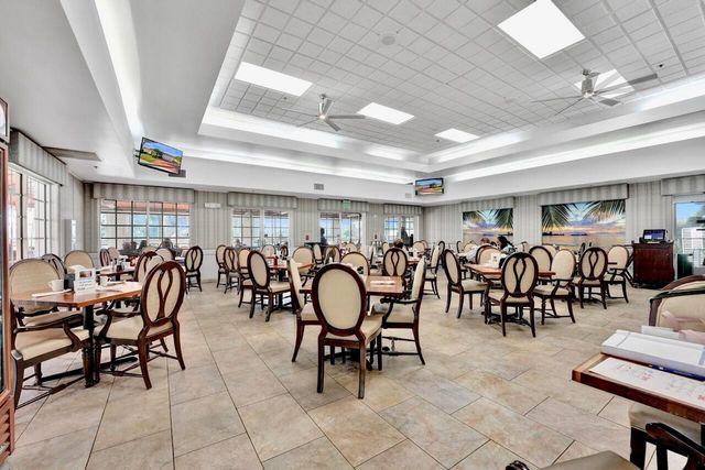 12434 Crystal Pointe Drive 202, Boynton Beach, FL 33437
