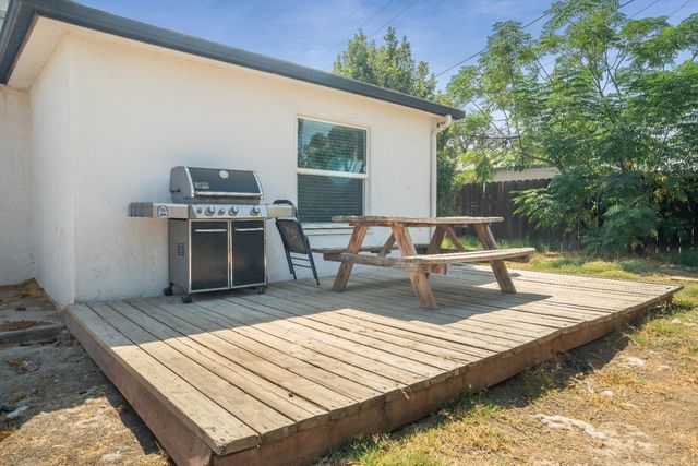 1900 Easy Street, Hanford, CA 93230