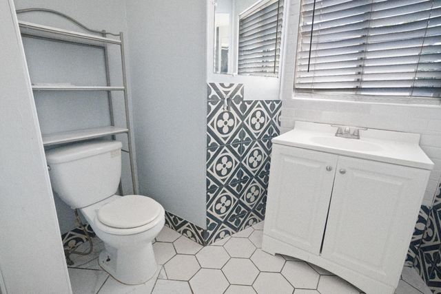 1900 Easy Street, Hanford, CA 93230