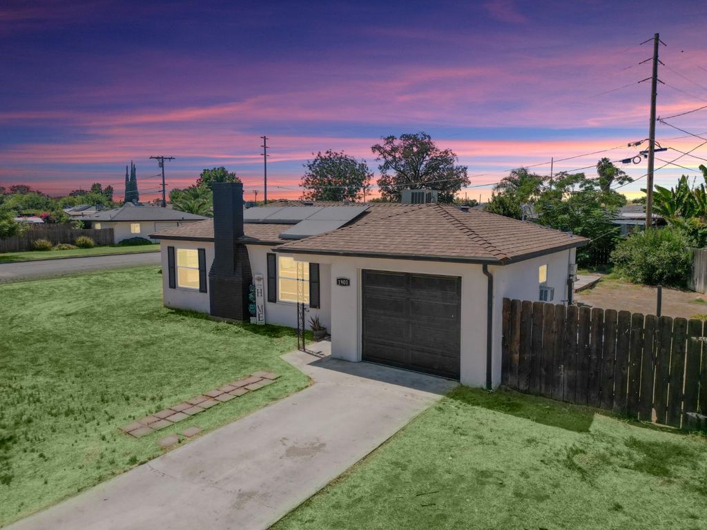 1900 Easy Street, Hanford, CA 93230