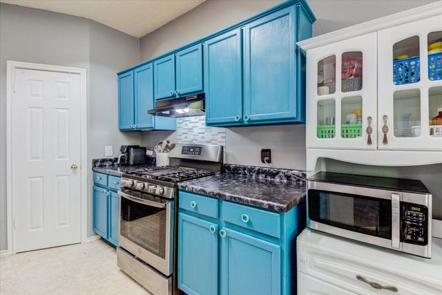 2000 Steeds XING, Pflugerville, TX 78660