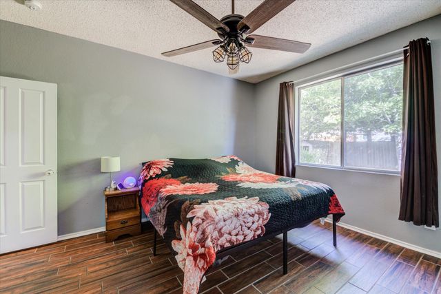 2000 Steeds XING, Pflugerville, TX 78660