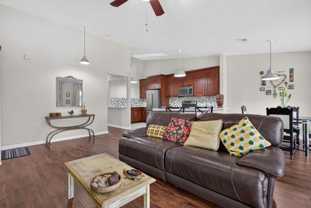 2007 DISCOVERY Circle E, Deerfield Beach, FL 33442