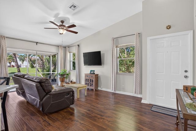 2007 DISCOVERY Circle E, Deerfield Beach, FL 33442