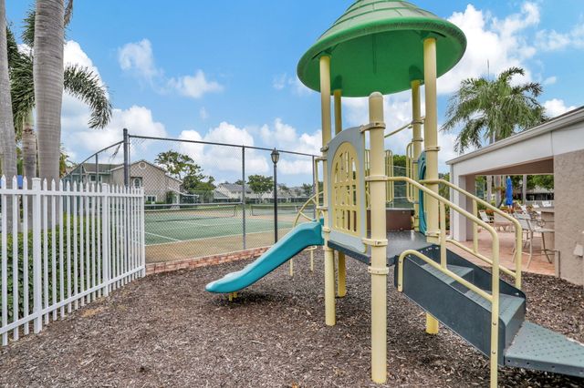 2007 DISCOVERY Circle E, Deerfield Beach, FL 33442