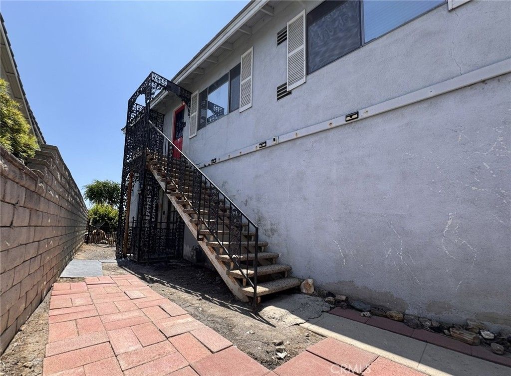 1108 W Las Palmas, Fullerton, CA 92835