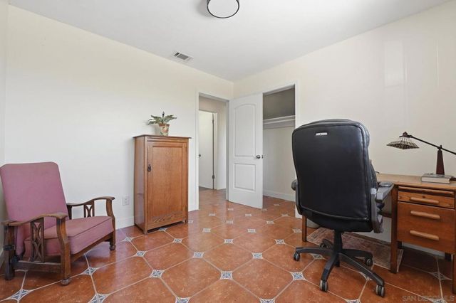 515 Ross Dr, Escondido, CA 92029