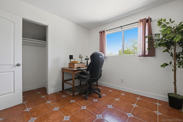 515 Ross Dr, Escondido, CA 92029