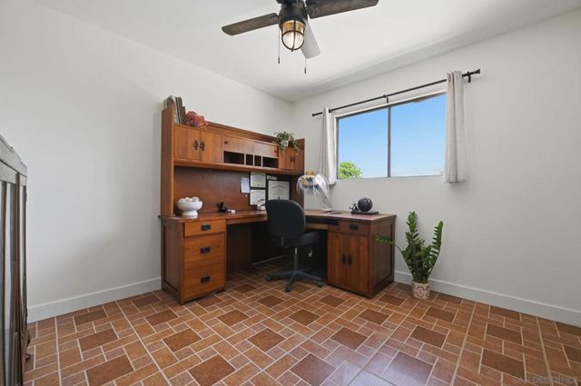 515 Ross Dr, Escondido, CA 92029