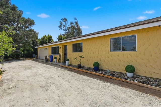 515 Ross Dr, Escondido, CA 92029